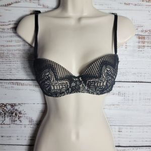 Victoria Secret flirty lace demi bra